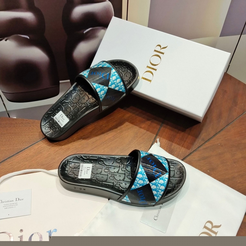 ch**an D*or slippers